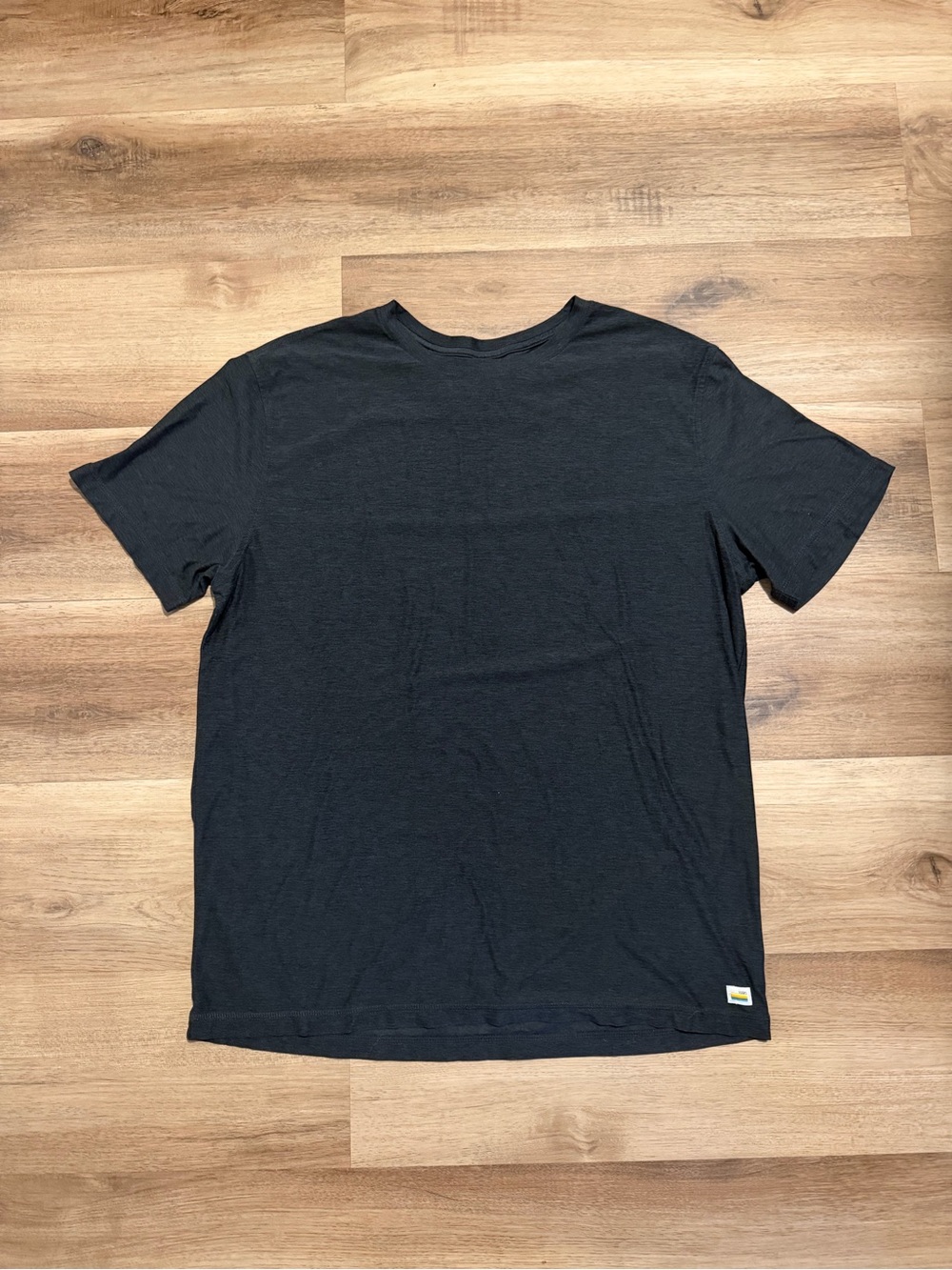 Vuori Strato Tech SS Tee Shirt~Charcoal HeatherV126 Men’s XL